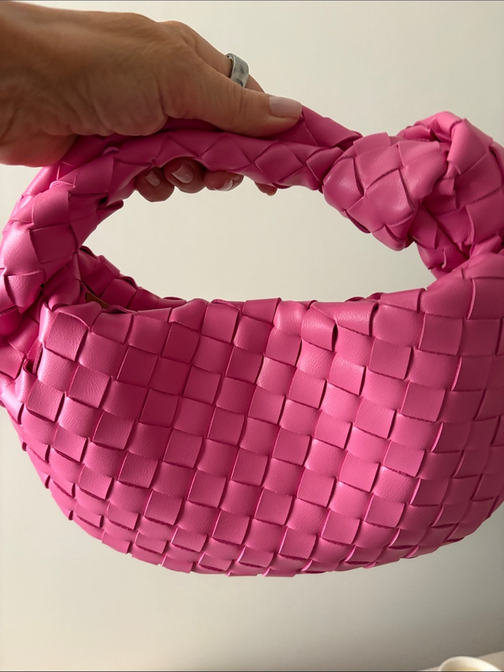 Elegant Pink Woven Shoulder Bag